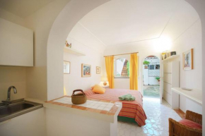 La Piccola, Capri Capri